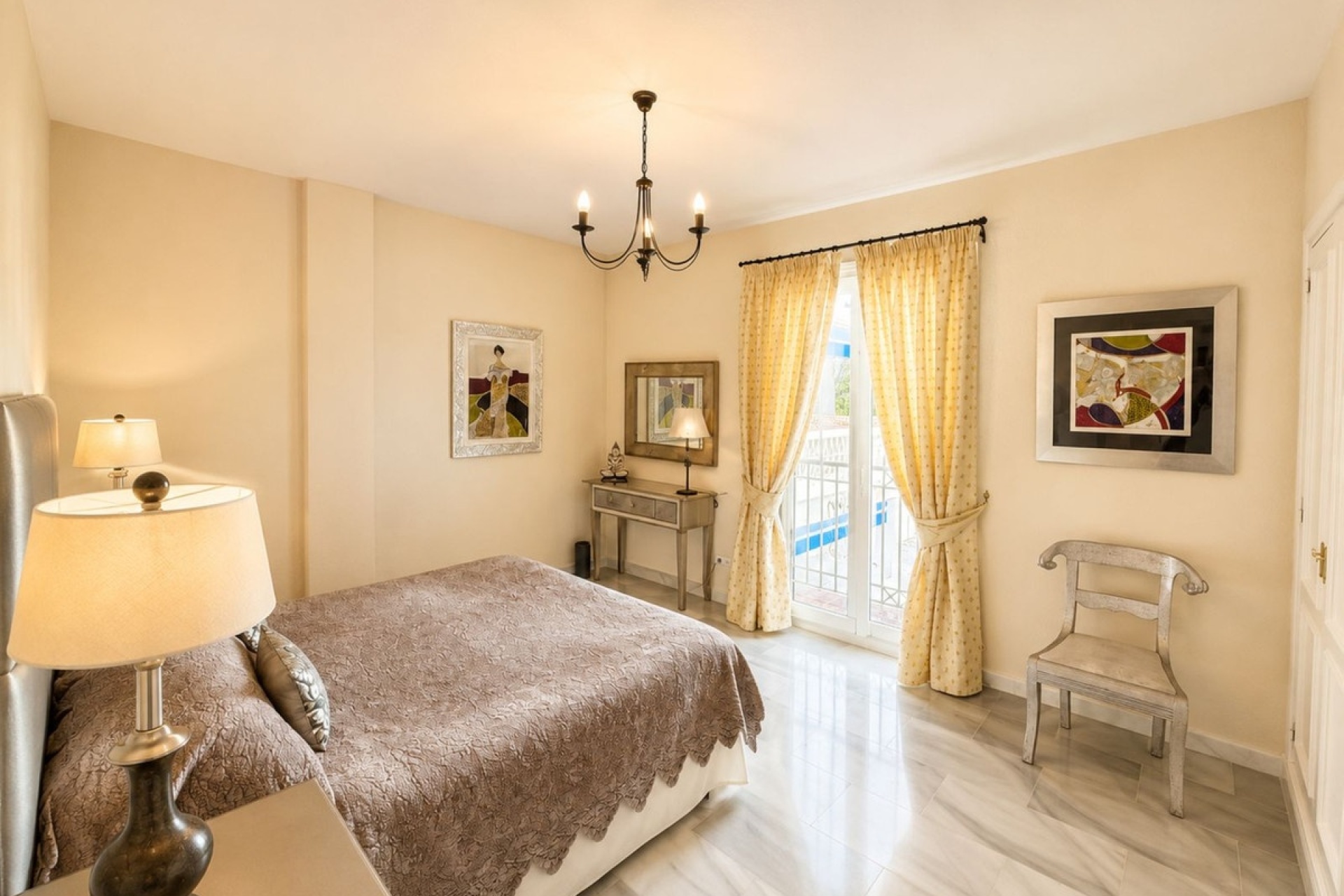 Resale - apartment - Marbella - Puerto Banús