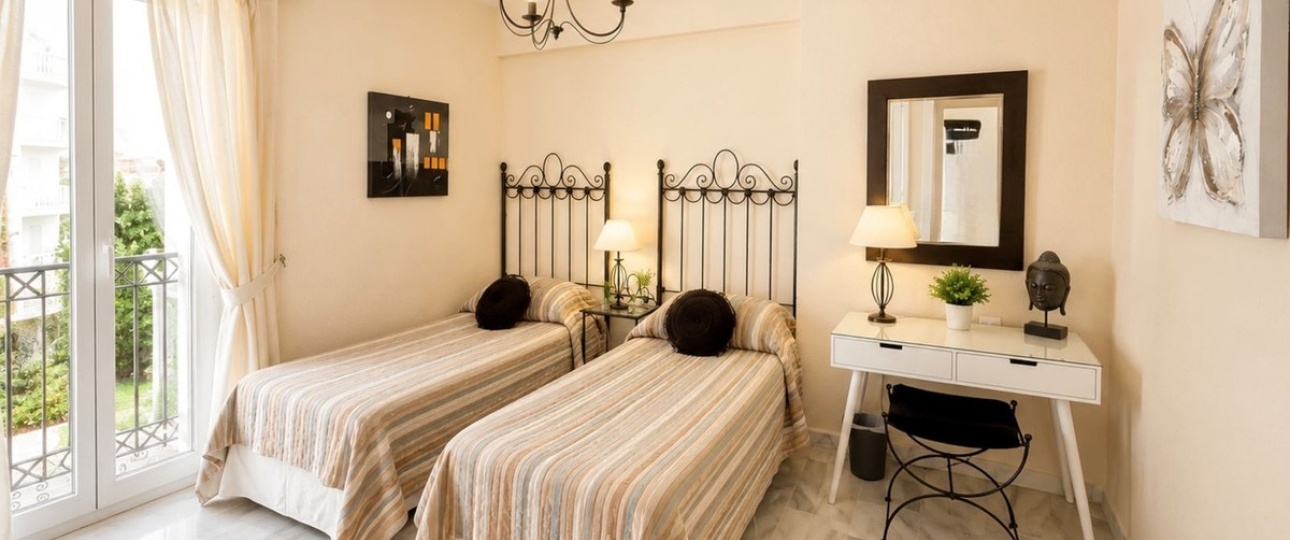 Resale - apartment - Marbella - Puerto Banús
