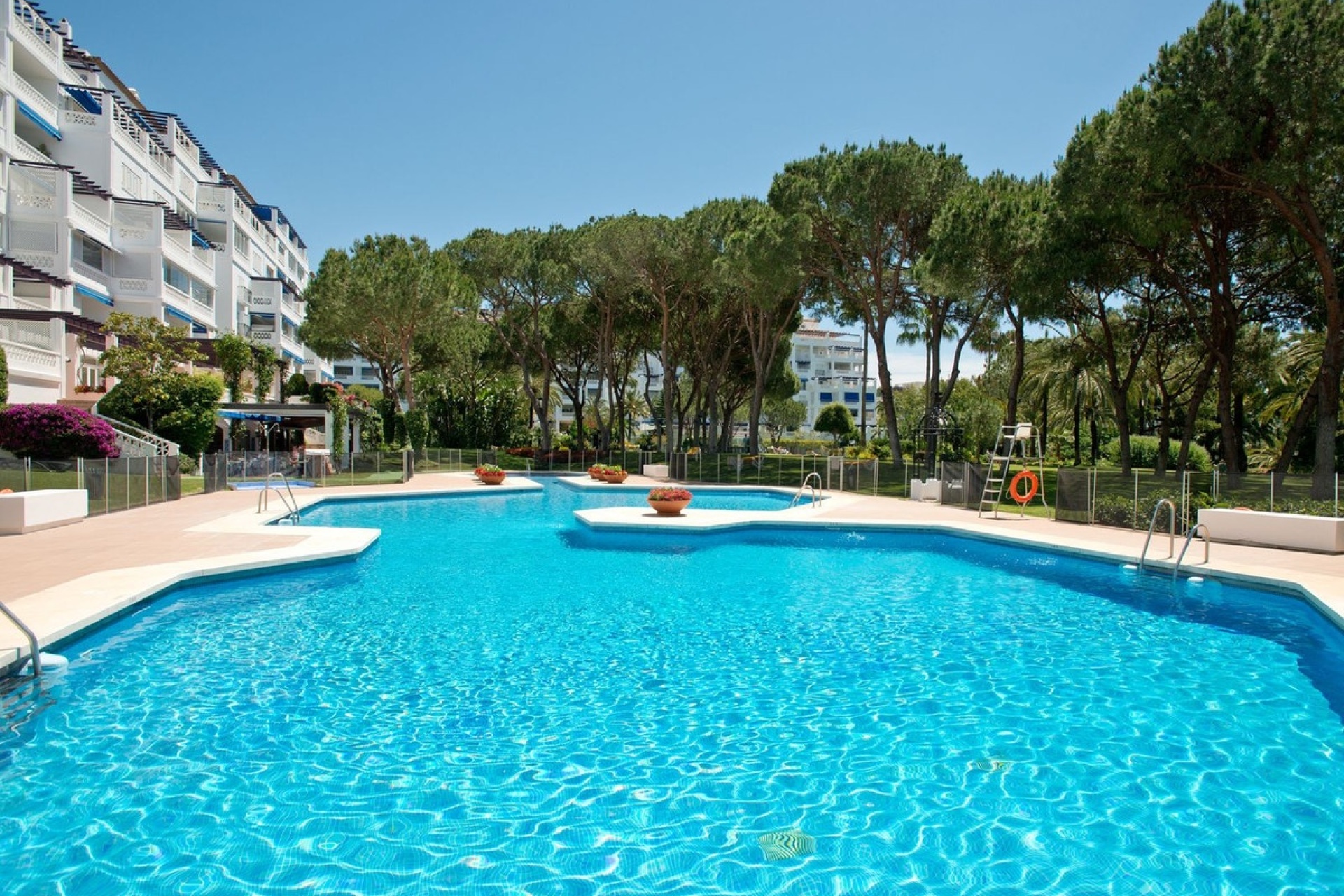 Resale - apartment - Marbella - Puerto Banús