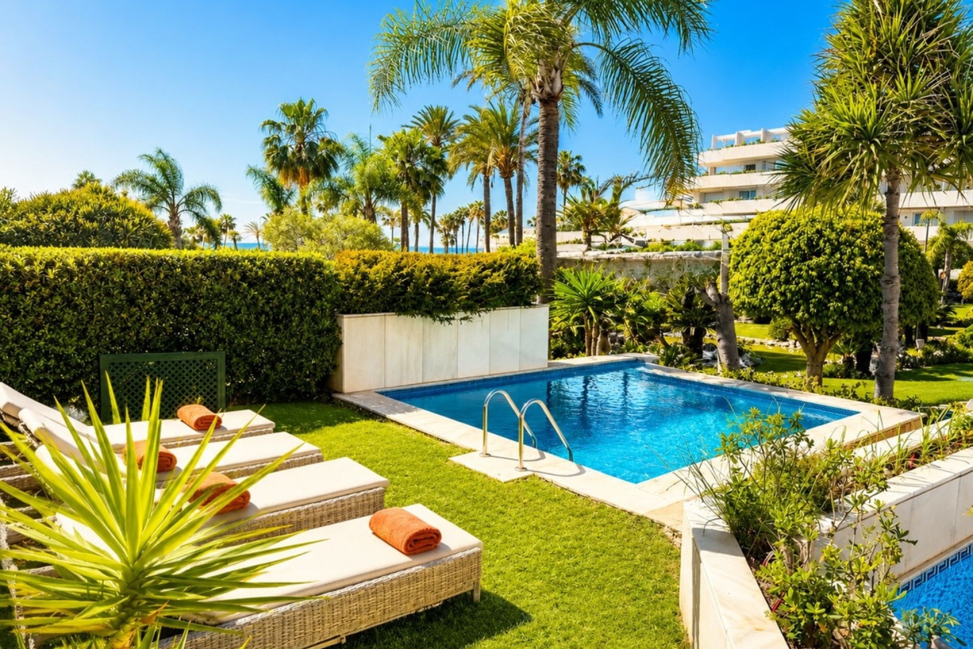 Resale - apartment - Marbella - Puerto Banús