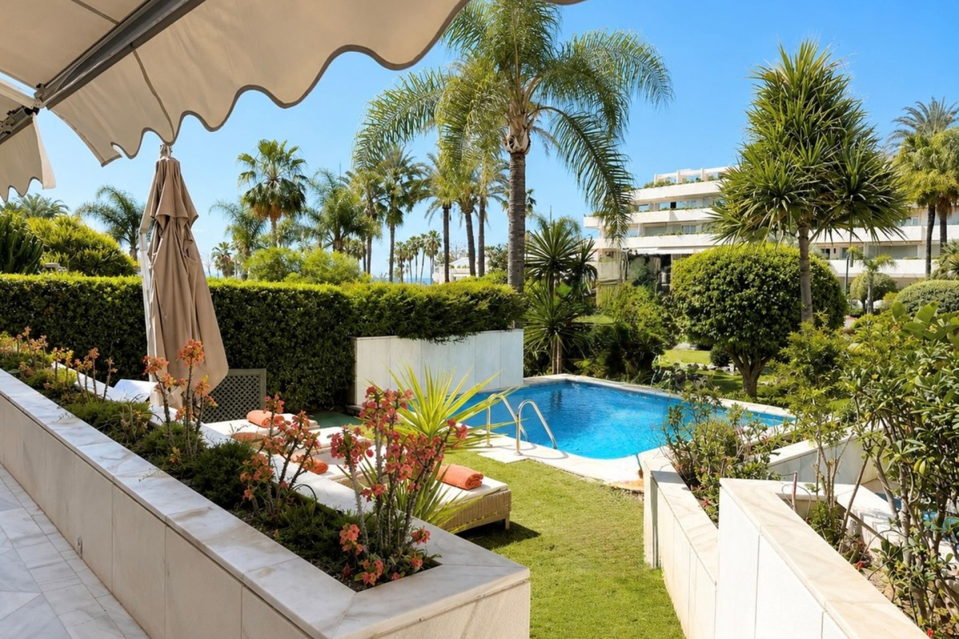 Resale - apartment - Marbella - Puerto Banús