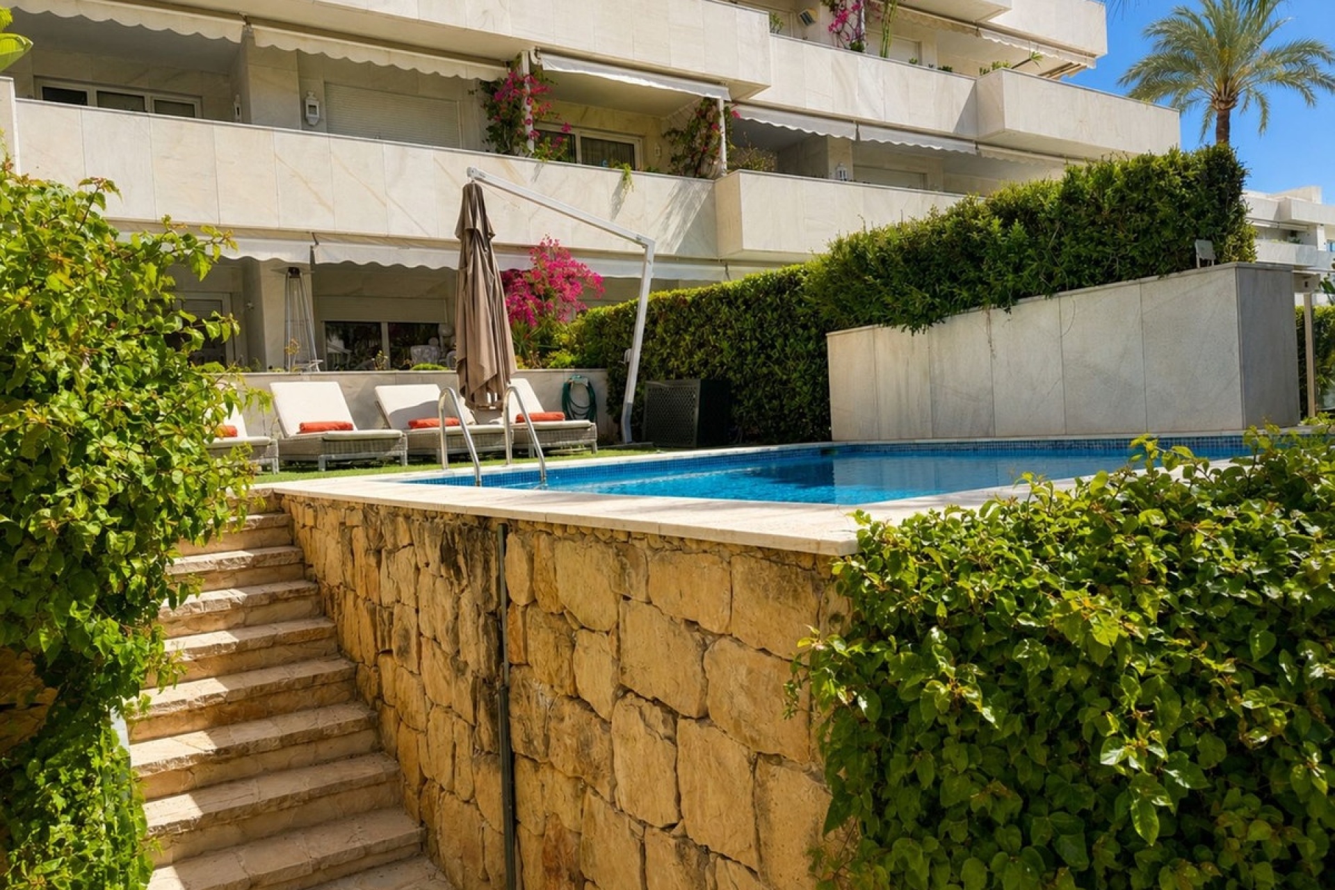 Resale - apartment - Marbella - Puerto Banús