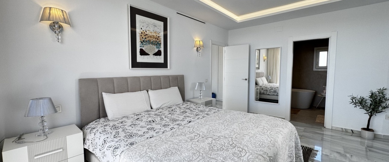 Resale - apartment - Marbella - Puerto Banús