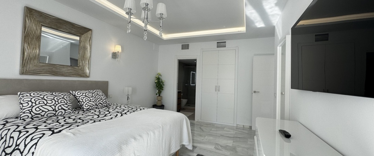 Resale - apartment - Marbella - Puerto Banús