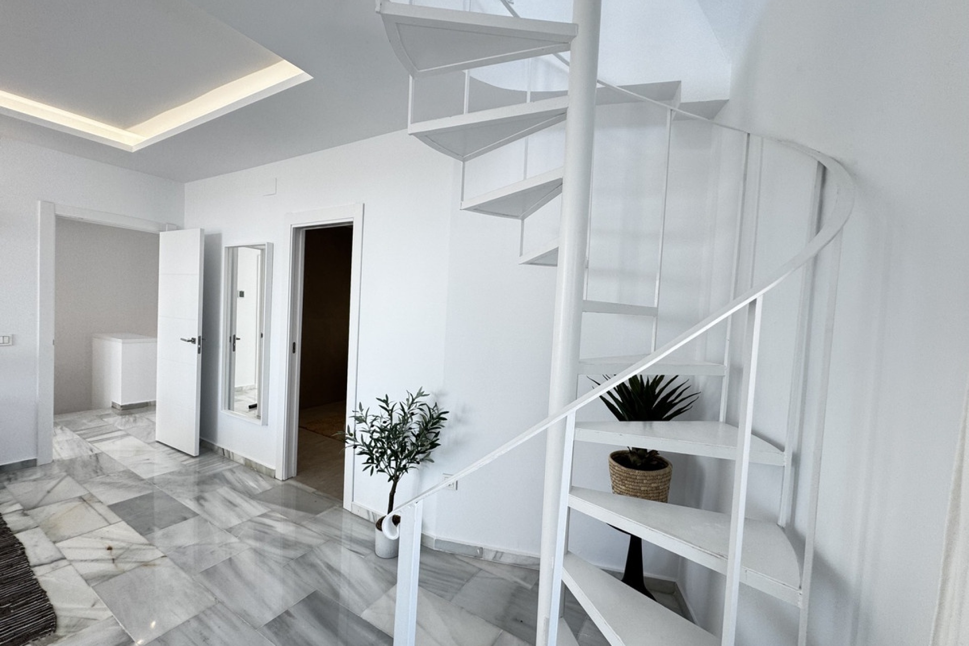 Resale - apartment - Marbella - Puerto Banús