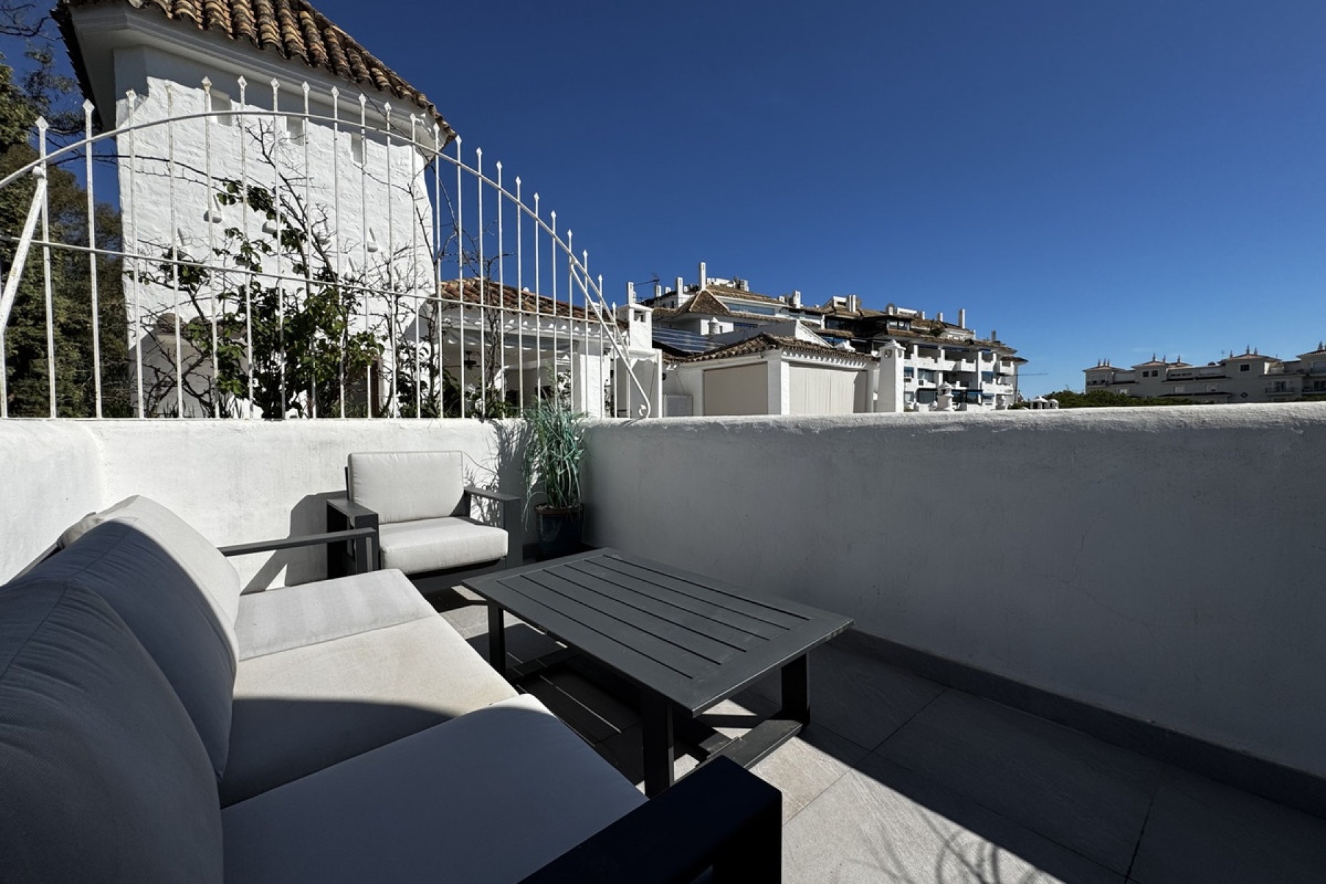 Resale - apartment - Marbella - Puerto Banús