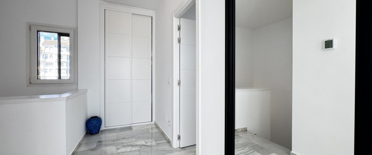Resale - apartment - Marbella - Puerto Banús