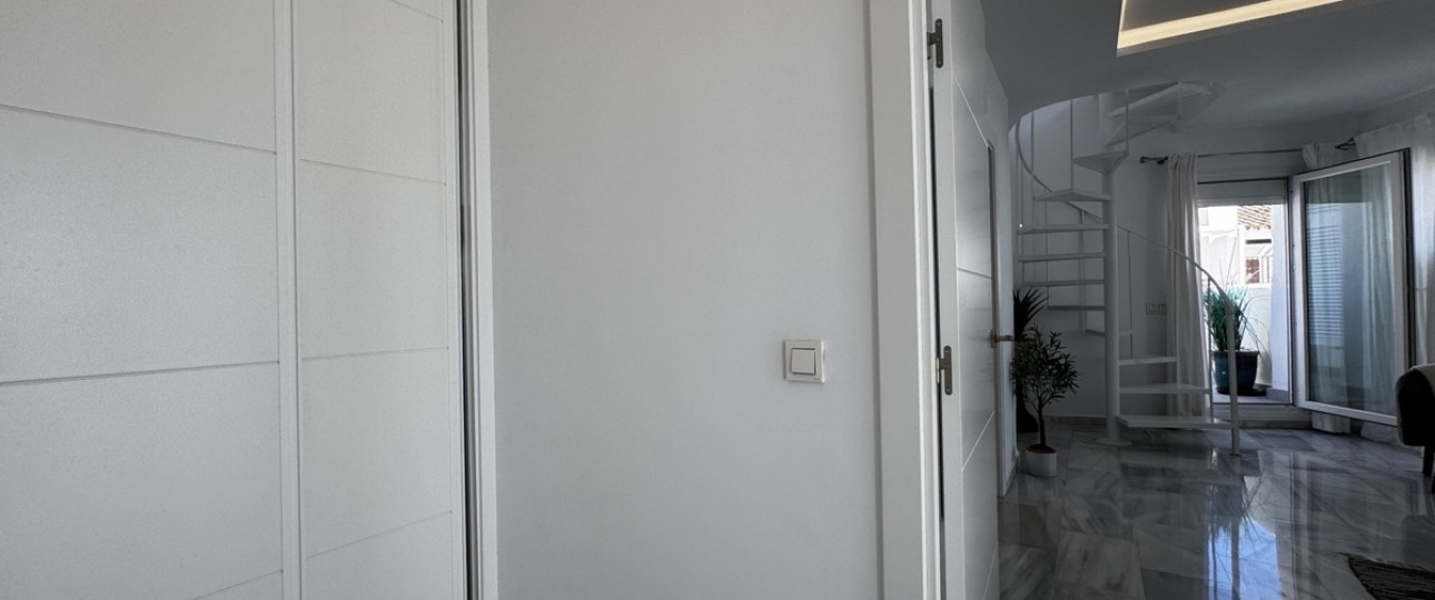 Resale - apartment - Marbella - Puerto Banús