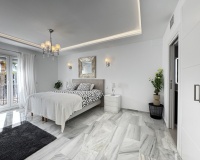 Resale - apartment - Marbella - Puerto Banús