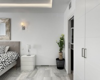 Resale - apartment - Marbella - Puerto Banús