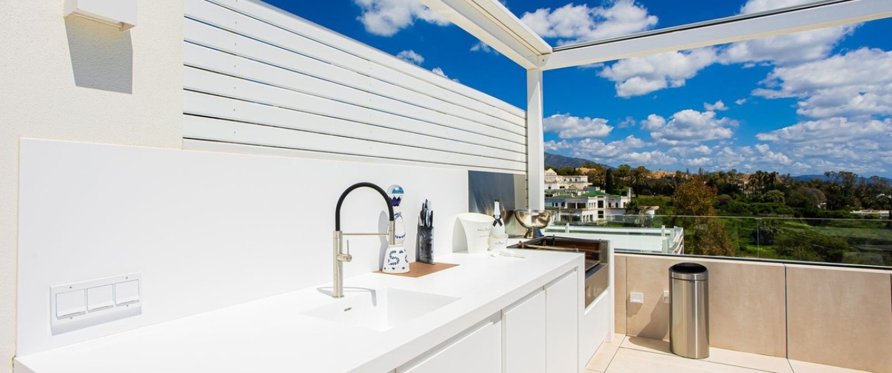 Resale - apartment - Marbella - Puerto Banús