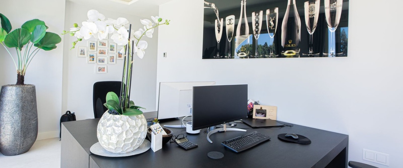 Resale - apartment - Marbella - Puerto Banús