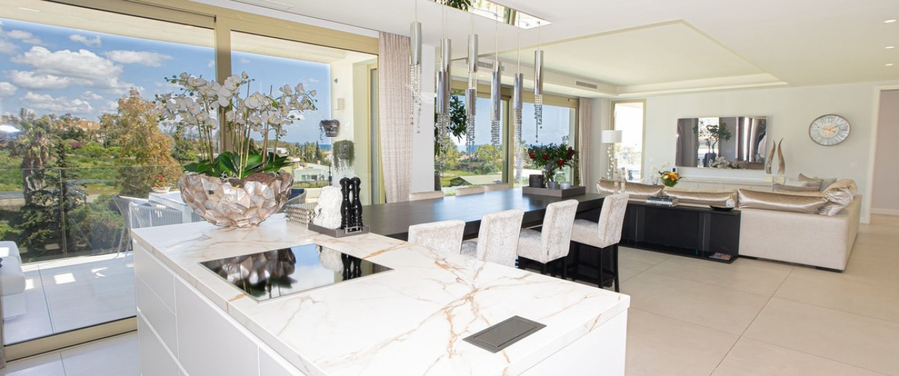 Resale - apartment - Marbella - Puerto Banús