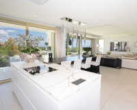 Resale - apartment - Marbella - Puerto Banús
