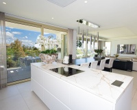 Resale - apartment - Marbella - Puerto Banús