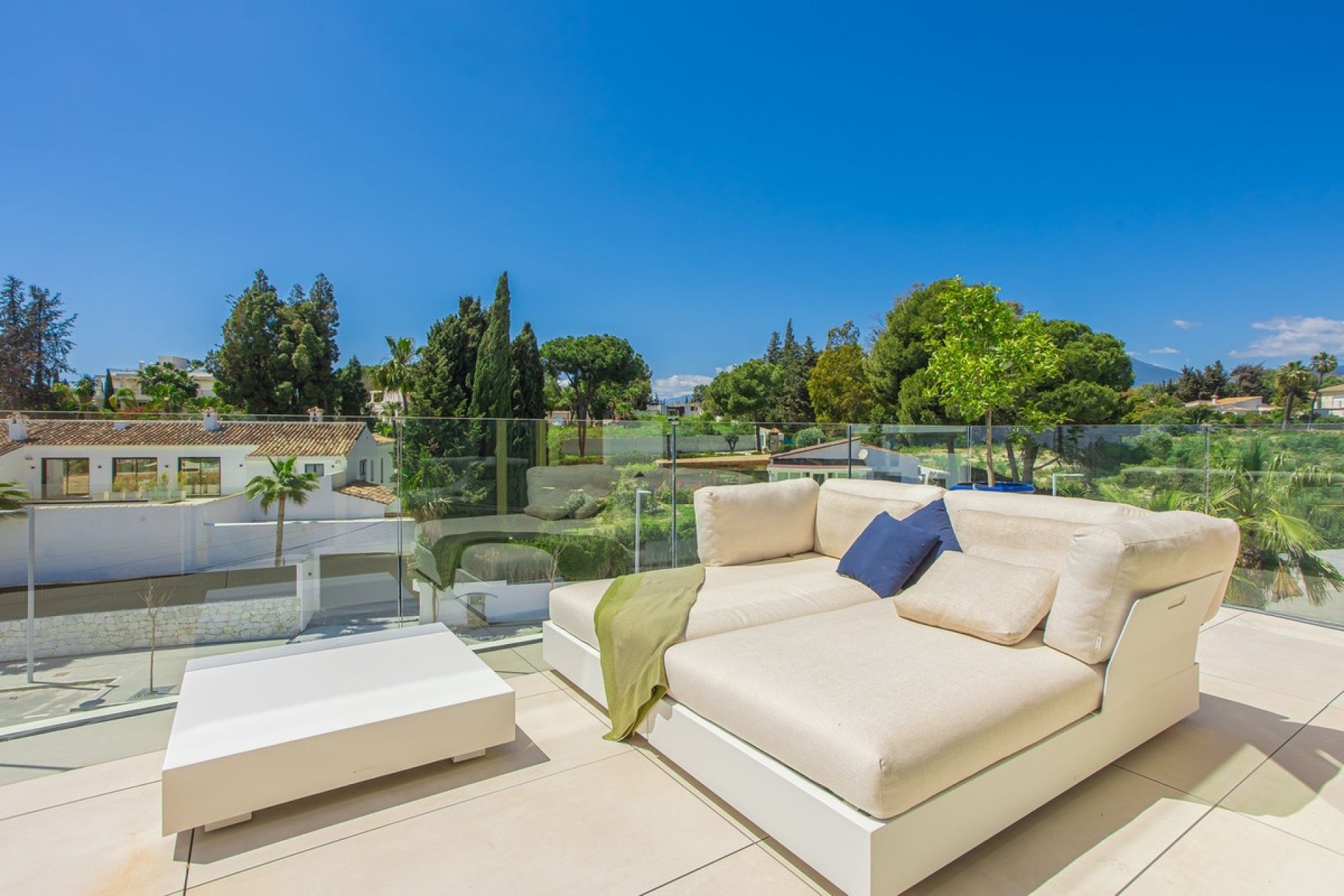 Resale - apartment - Marbella - Puerto Banús