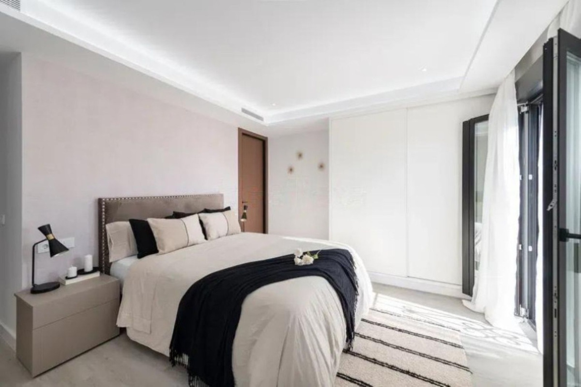 Resale - apartment - Marbella - Puerto Banús