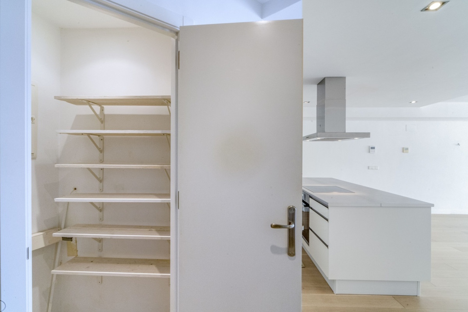 Resale - apartment - Marbella - Puerto Banús