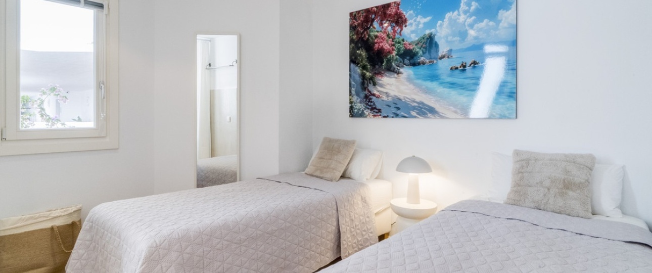 Resale - apartment - Marbella - Puerto Banús
