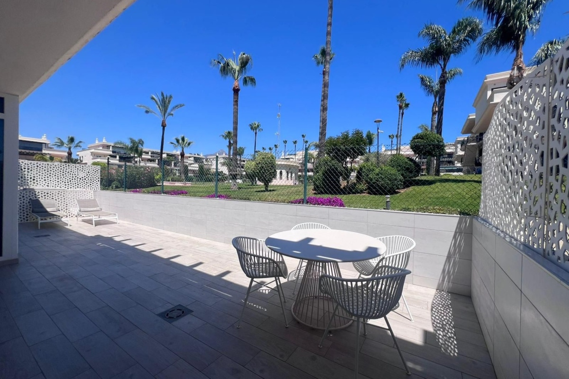 Resale - apartment - Marbella - Puerto Banús