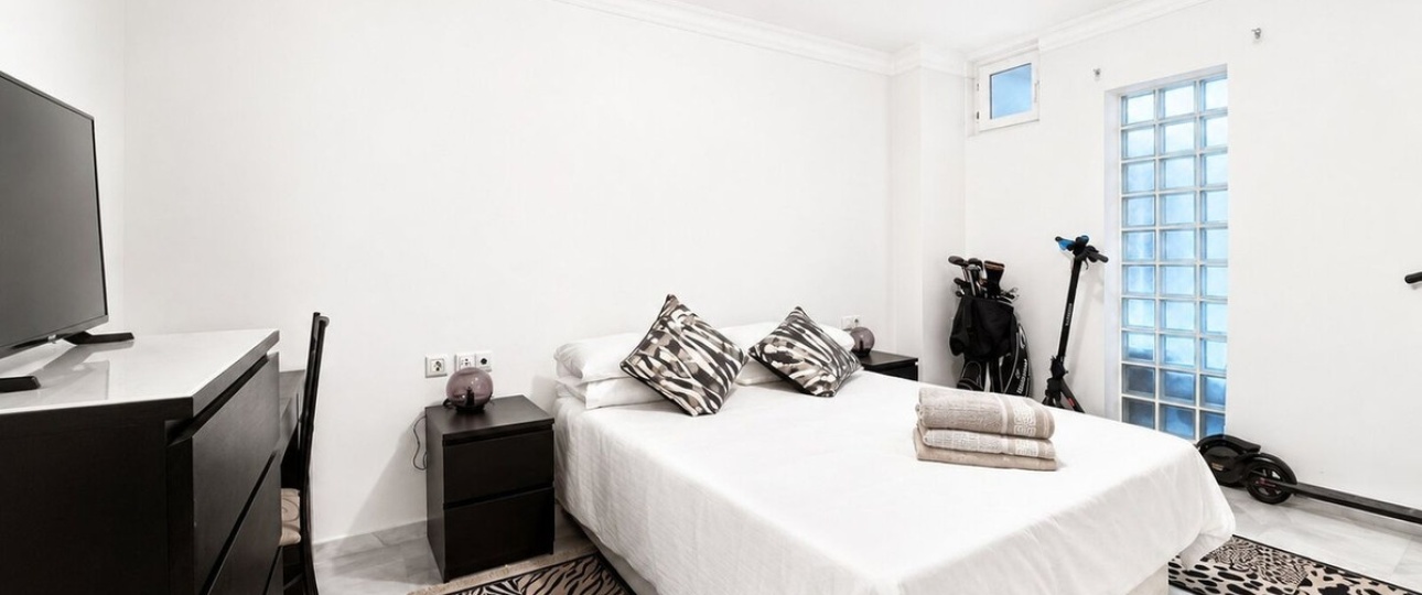 Resale - apartment - Marbella - Puerto Banús