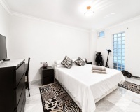 Resale - apartment - Marbella - Puerto Banús