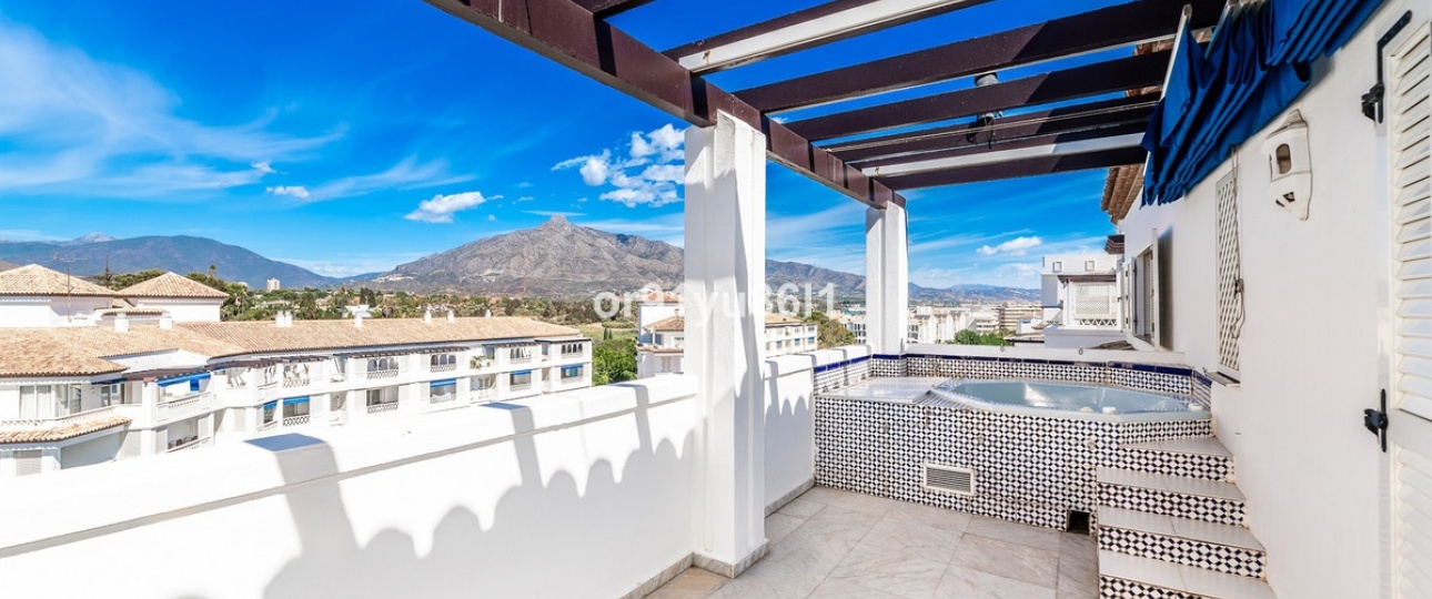 Resale - apartment - Marbella - Puerto Banús