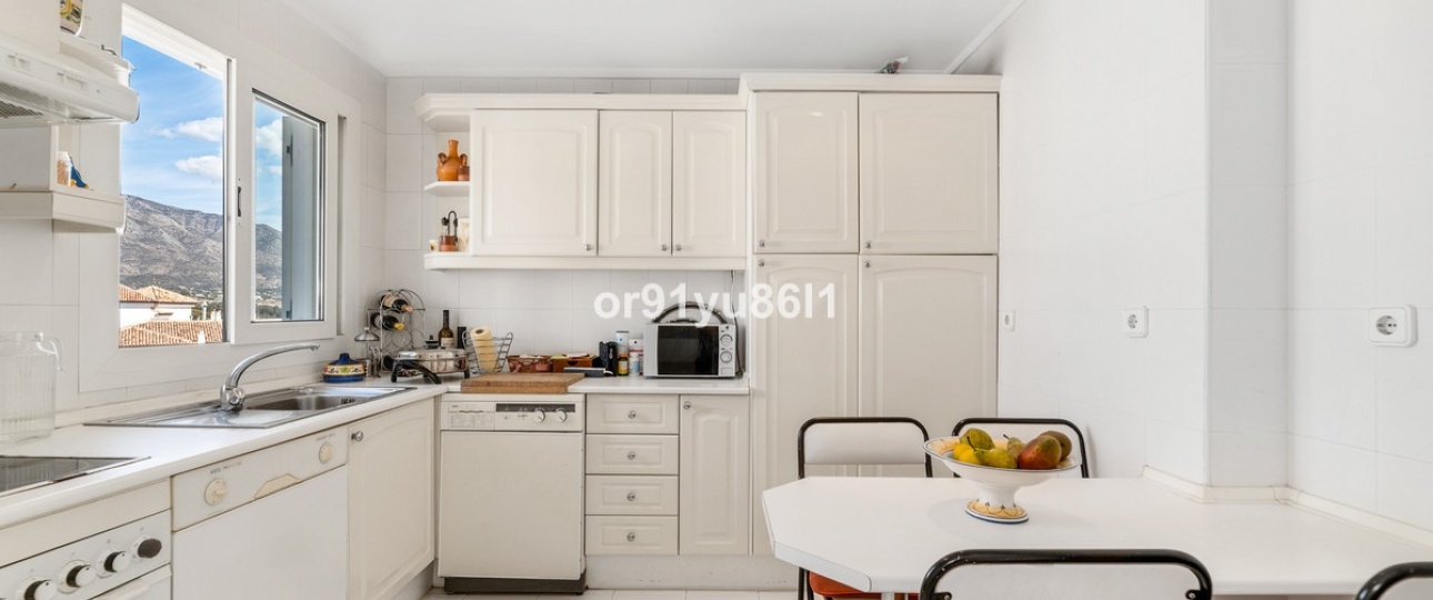 Resale - apartment - Marbella - Puerto Banús