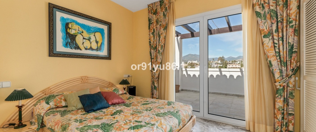 Resale - apartment - Marbella - Puerto Banús