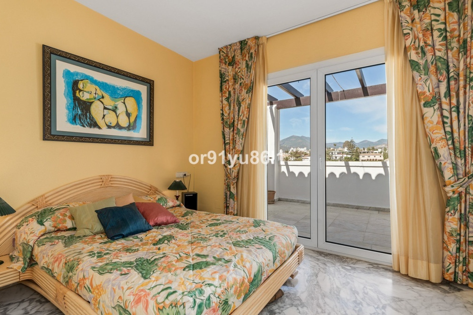 Resale - apartment - Marbella - Puerto Banús