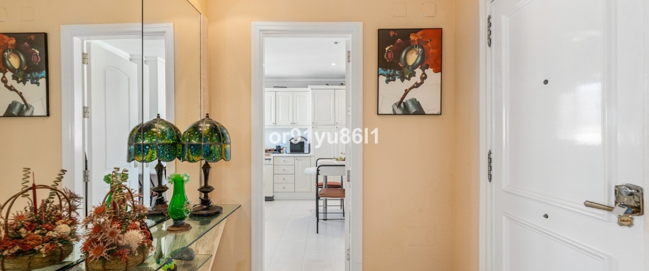 Resale - apartment - Marbella - Puerto Banús