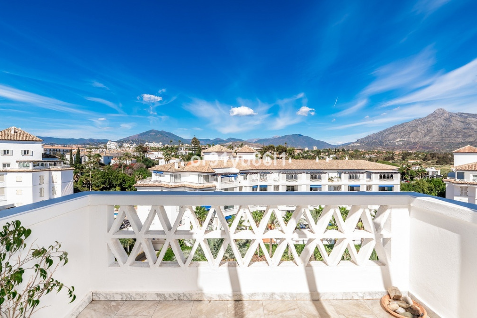 Resale - apartment - Marbella - Puerto Banús