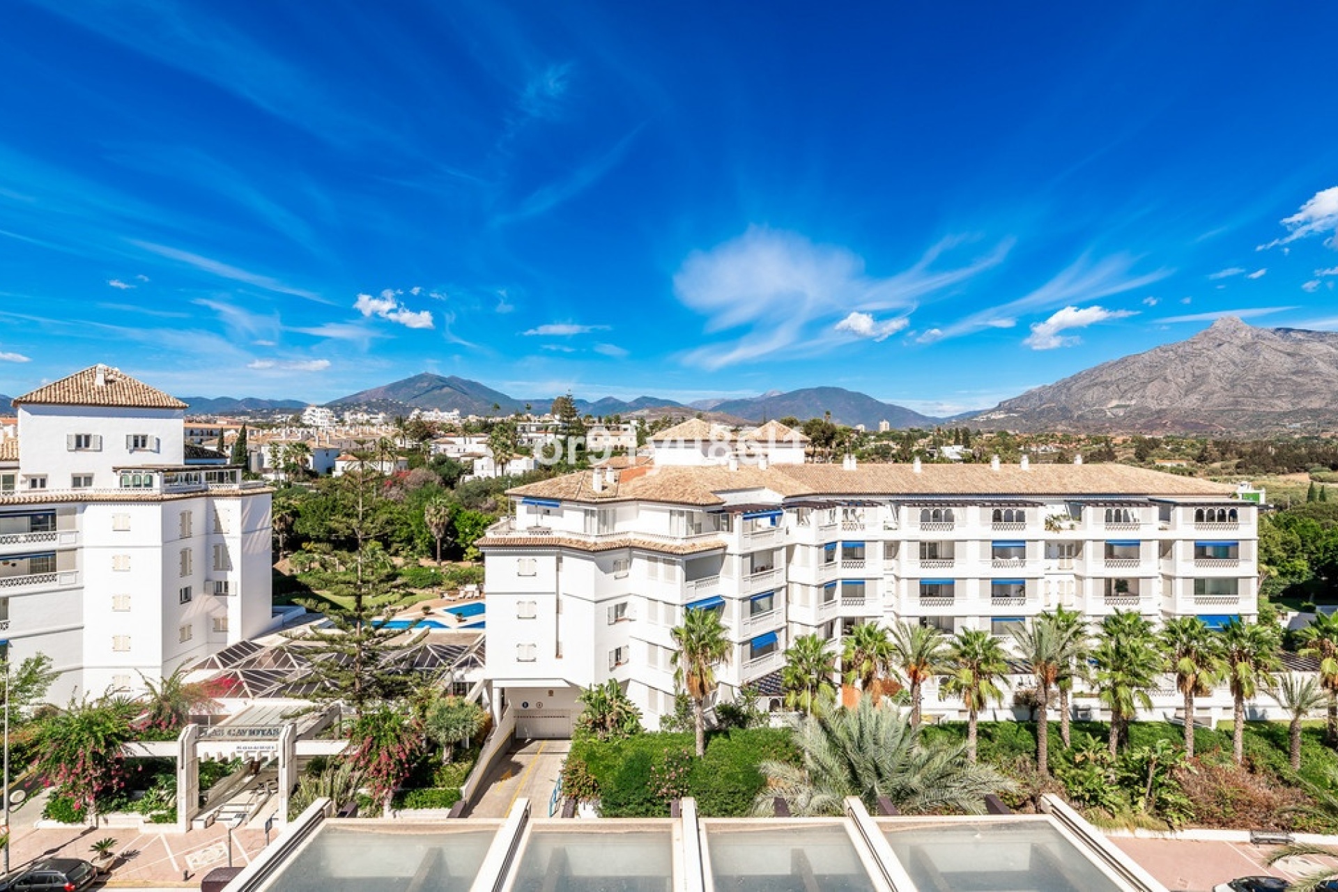 Resale - apartment - Marbella - Puerto Banús