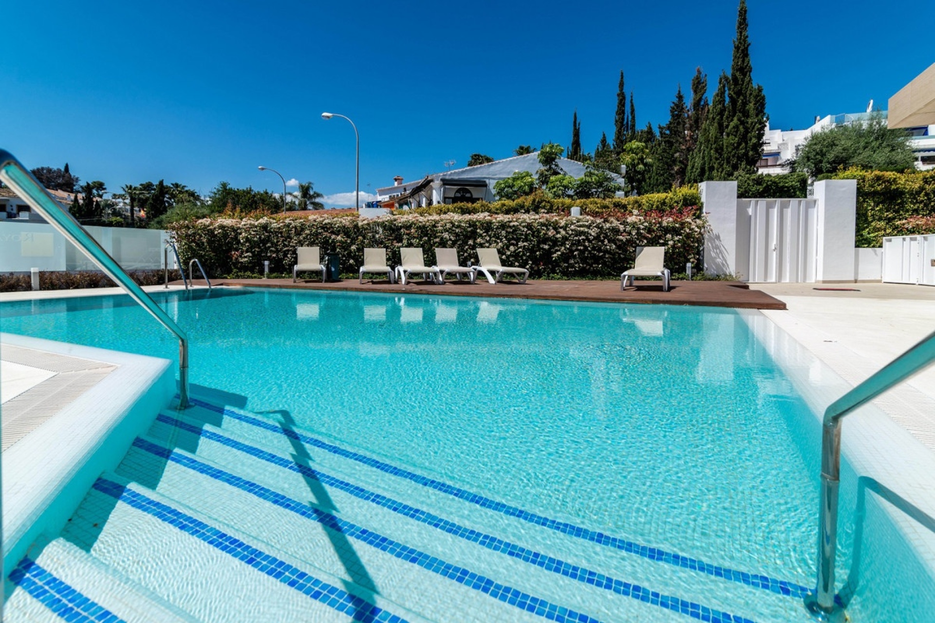 Resale - apartment - Marbella - Puerto Banús