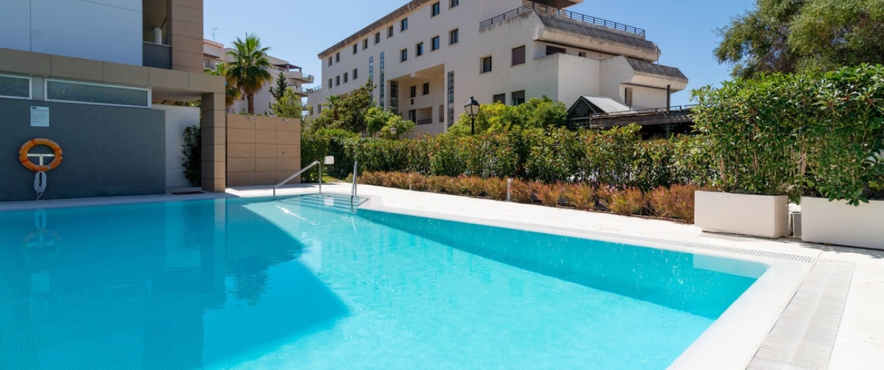 Resale - apartment - Marbella - Puerto Banús