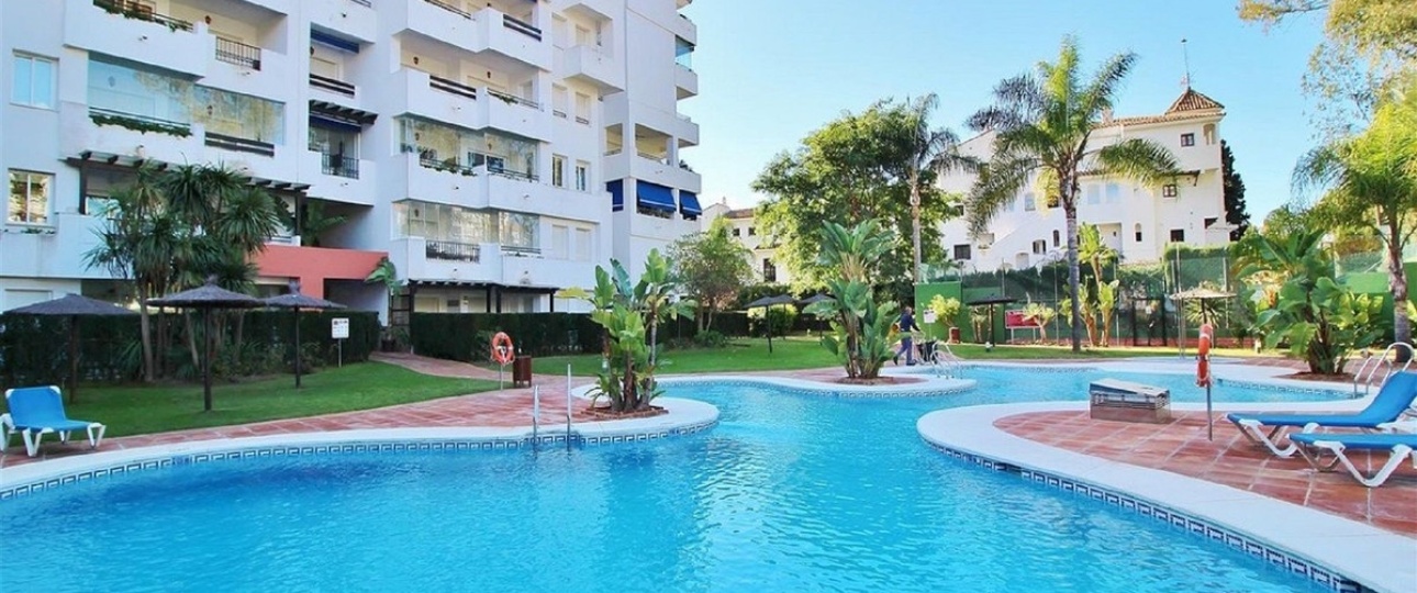 Resale - apartment - Marbella - Puerto Banús