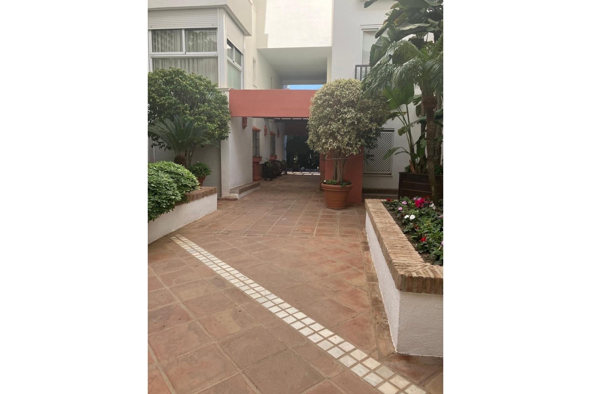 Resale - apartment - Marbella - Puerto Banús