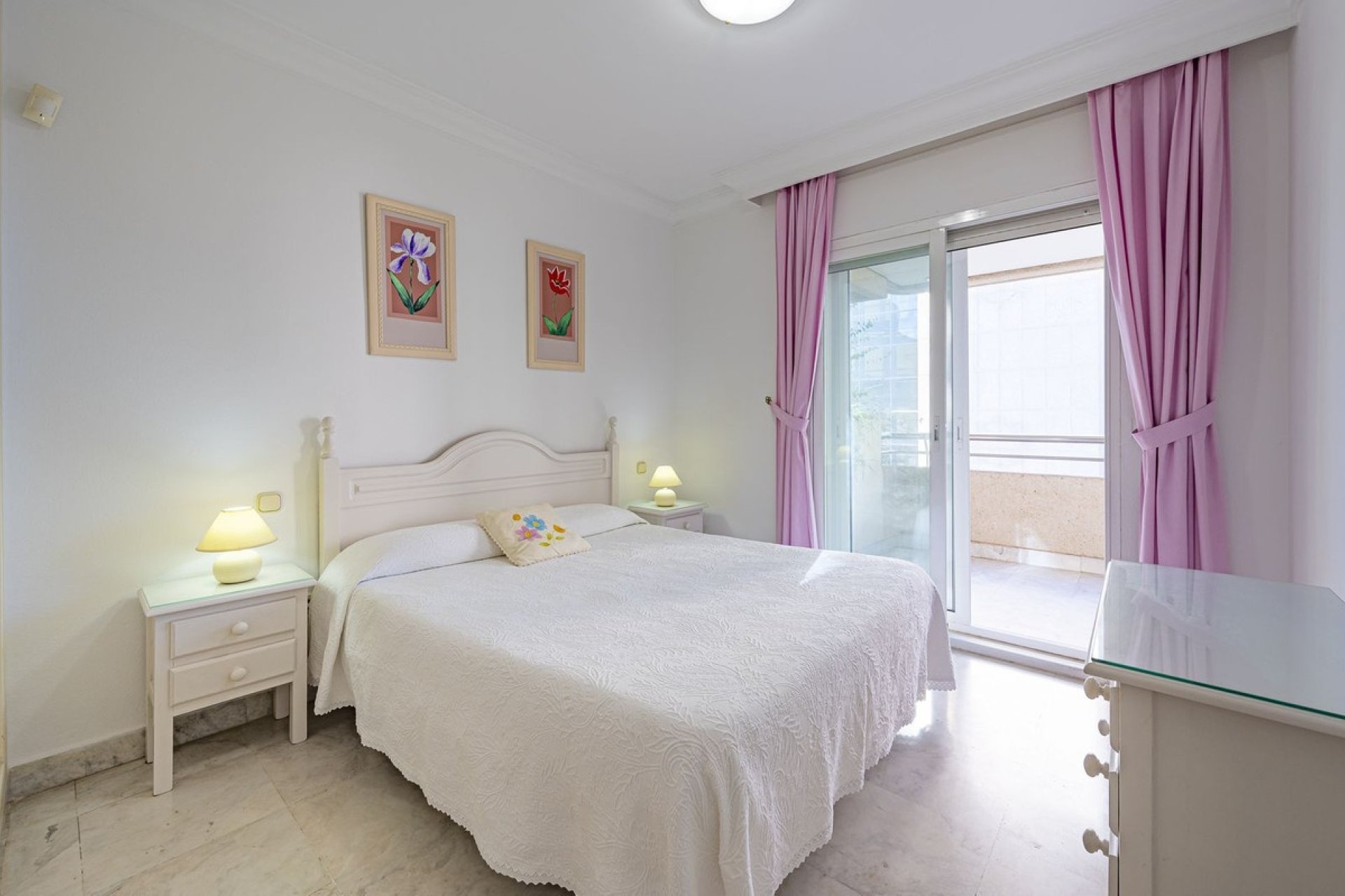 Resale - apartment - Marbella - Puerto Banús
