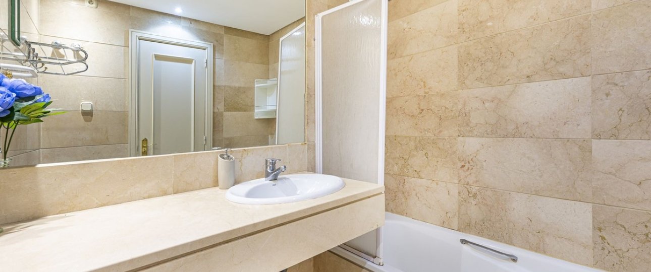 Resale - apartment - Marbella - Puerto Banús