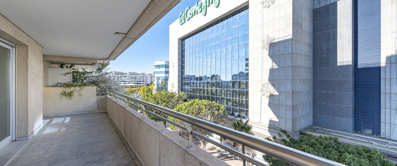 Resale - apartment - Marbella - Puerto Banús