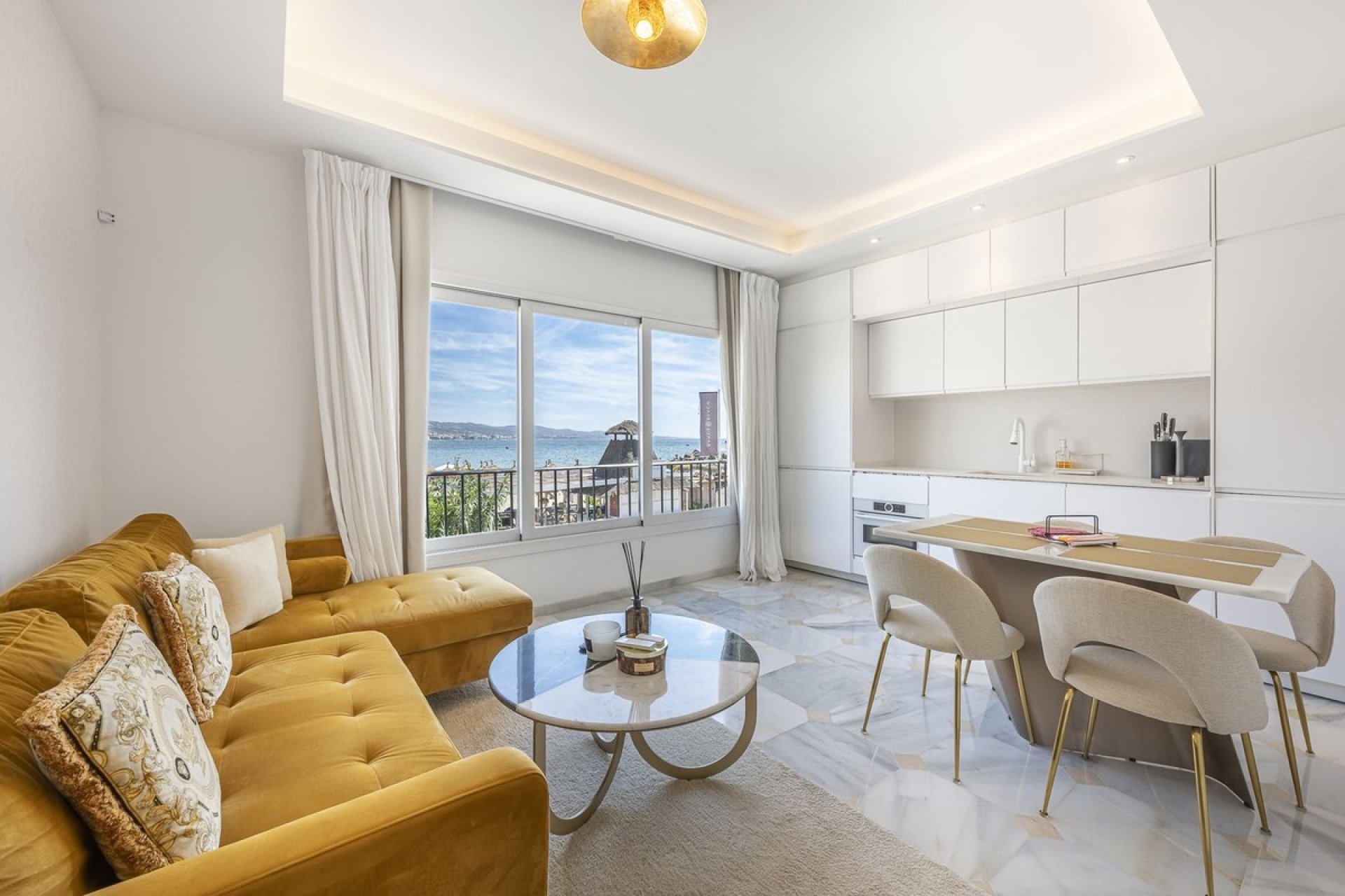 Resale - apartment - Marbella - Puerto Banús