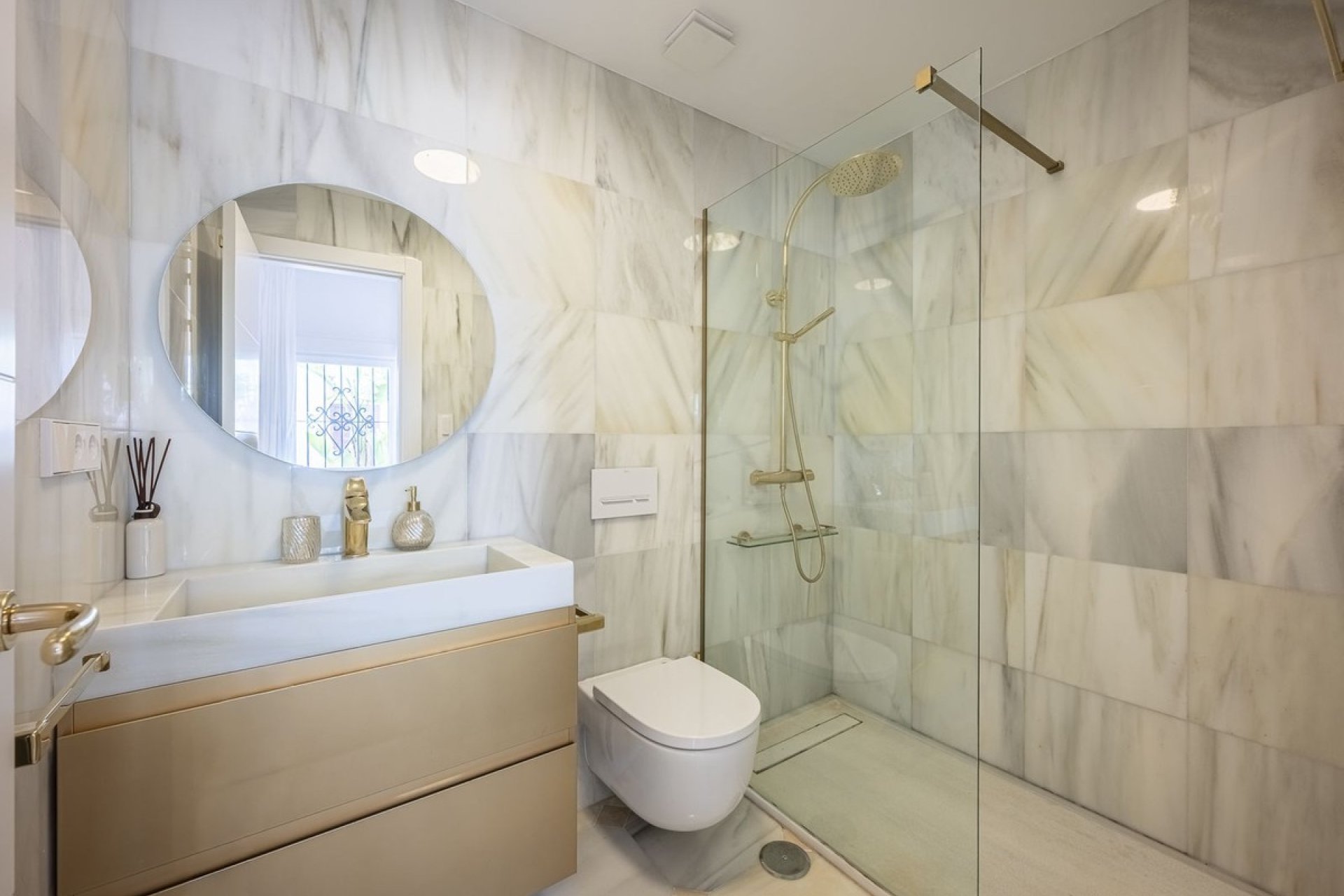 Resale - apartment - Marbella - Puerto Banús