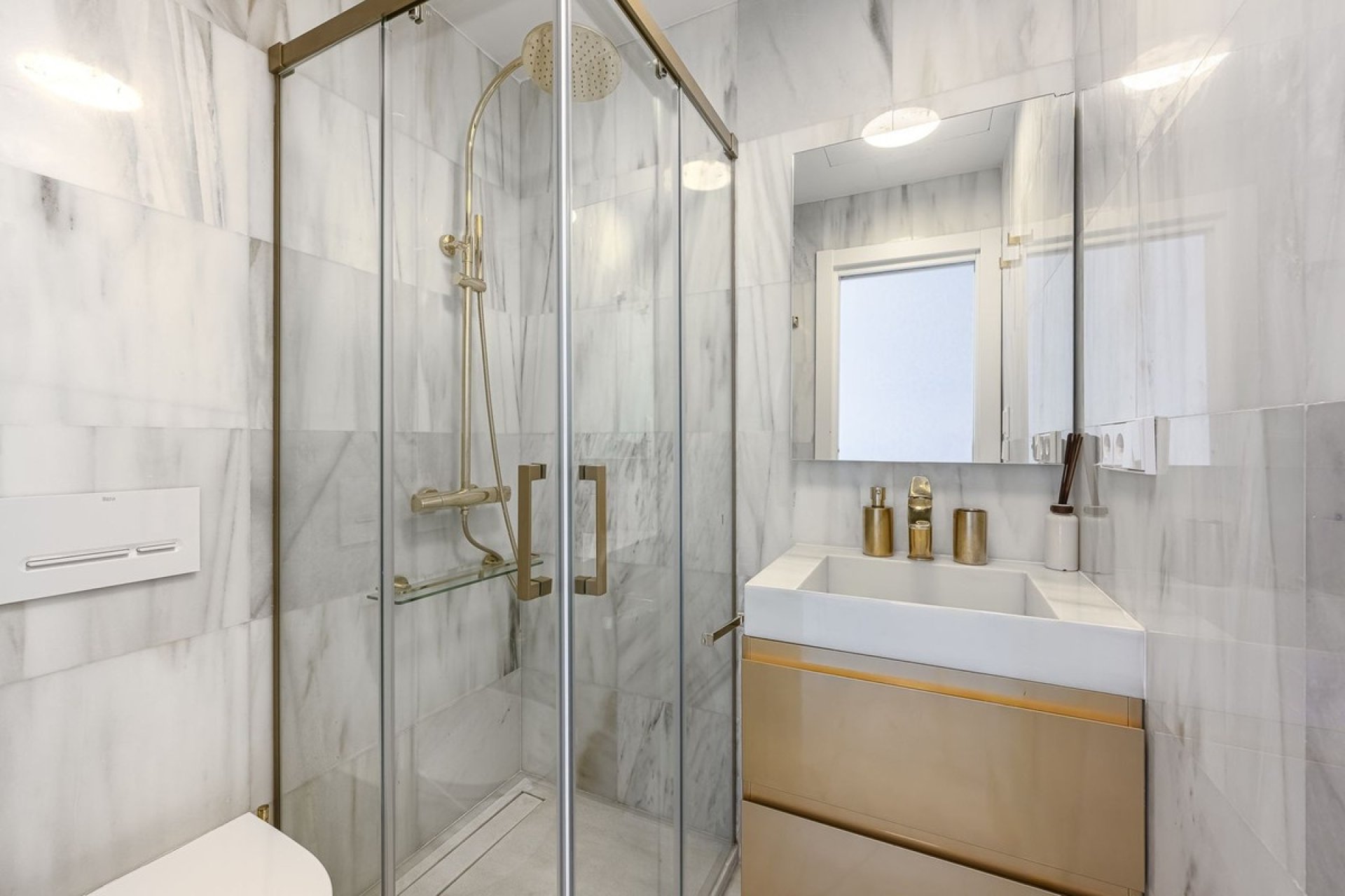 Resale - apartment - Marbella - Puerto Banús