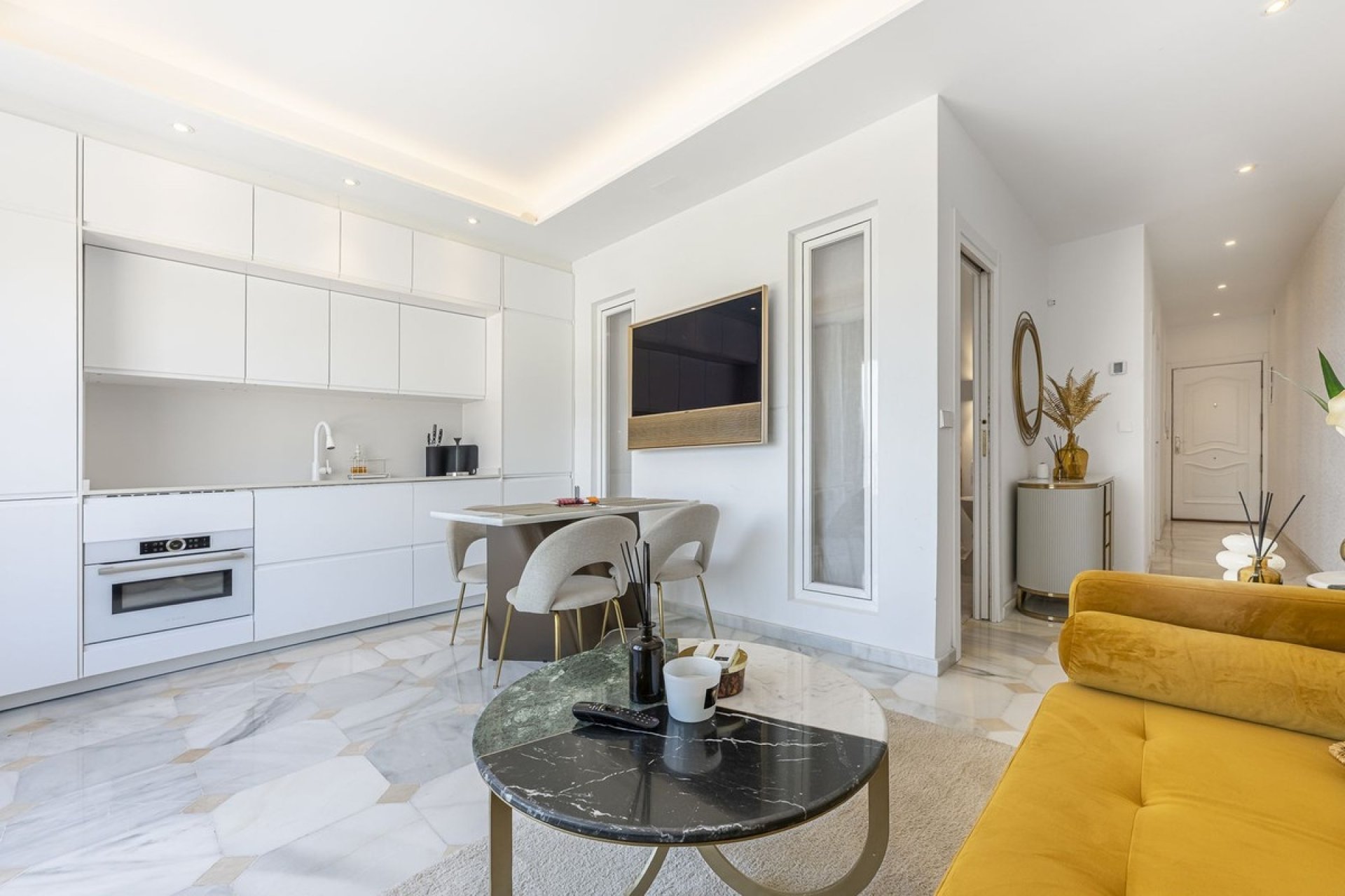 Resale - apartment - Marbella - Puerto Banús