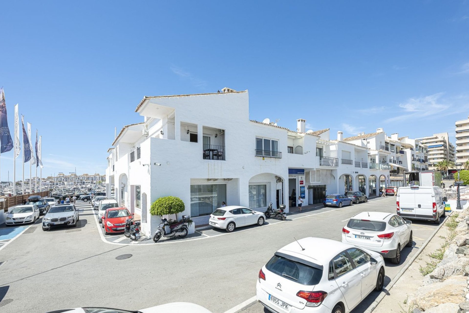 Resale - apartment - Marbella - Puerto Banús