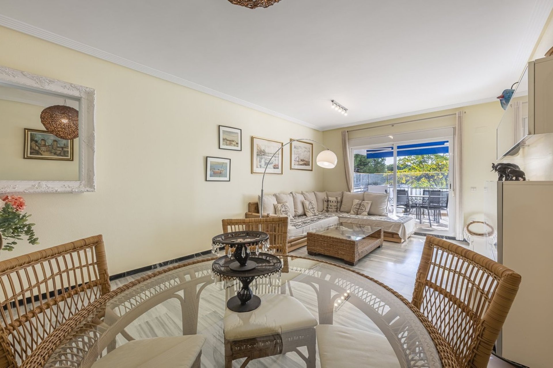 Resale - apartment - Marbella - Puerto Banús