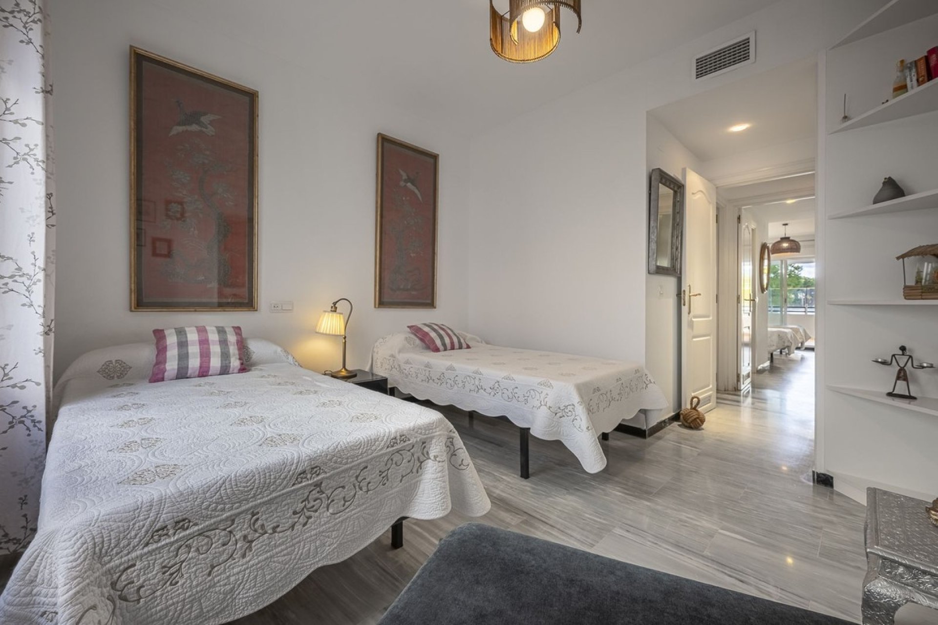 Resale - apartment - Marbella - Puerto Banús