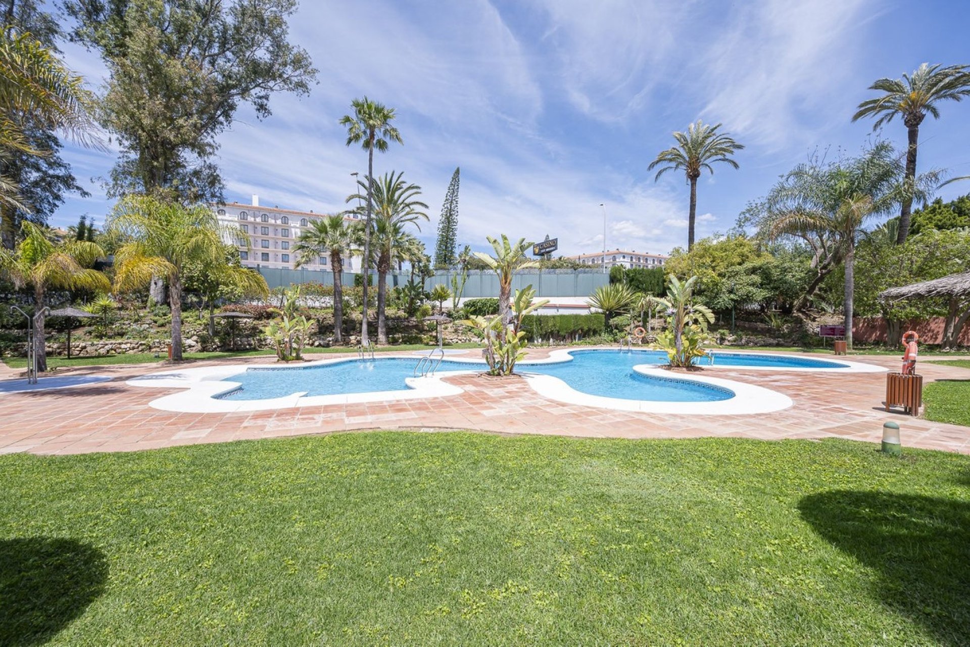 Resale - apartment - Marbella - Puerto Banús