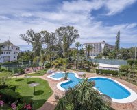 Resale - apartment - Marbella - Puerto Banús