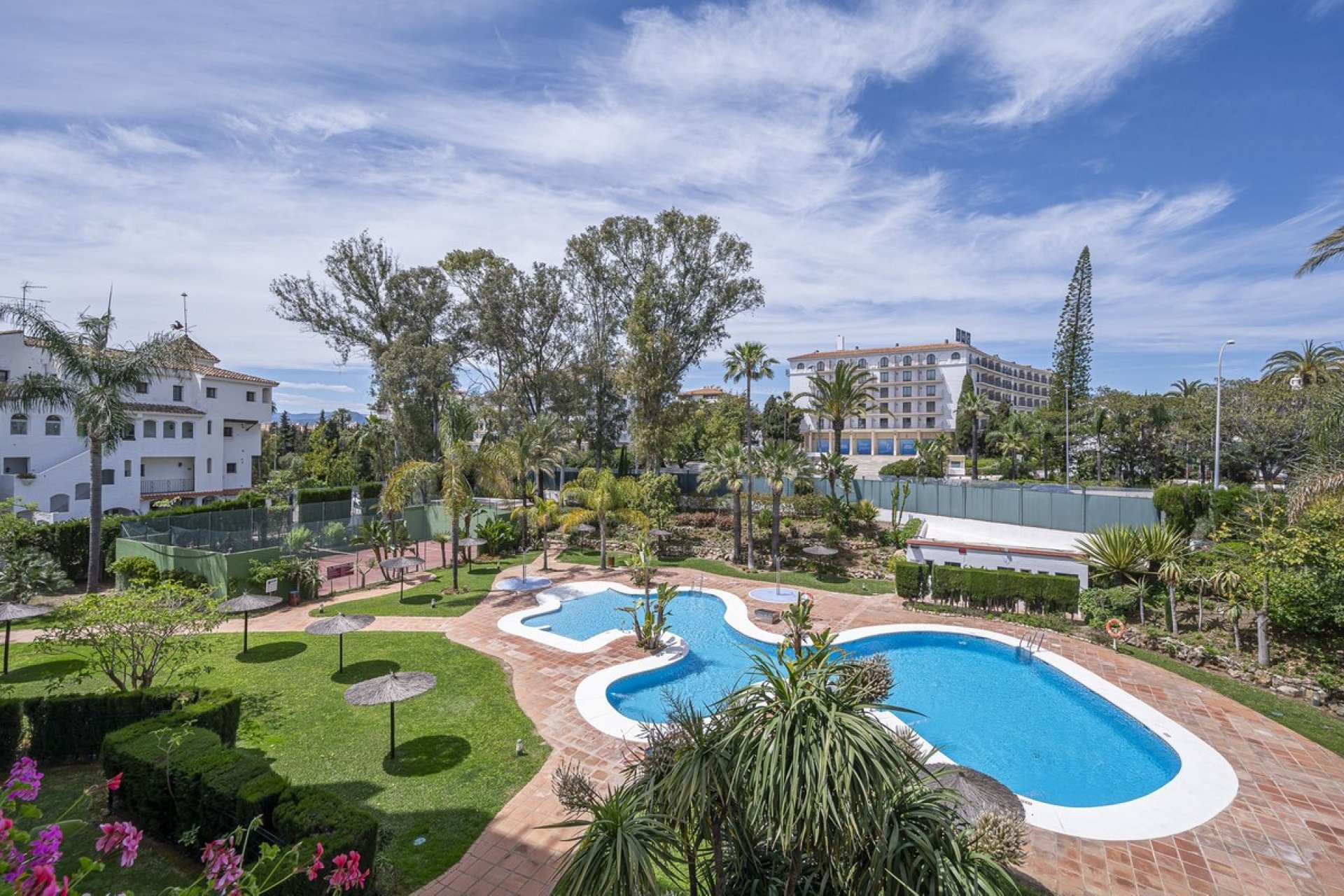 Resale - apartment - Marbella - Puerto Banús